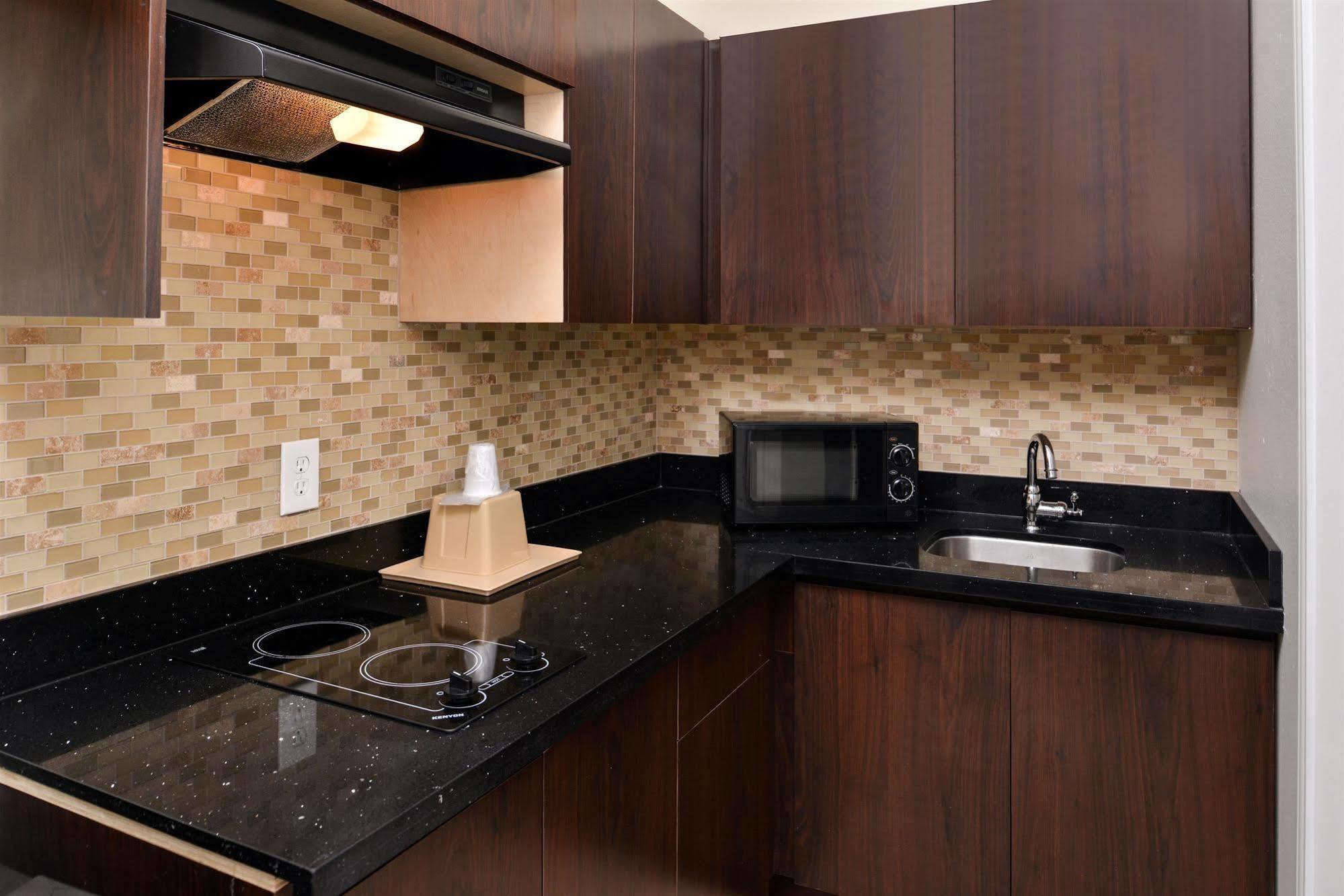 Americas Best Value Inn & Suites Spring / N. Houston Buitenkant foto
